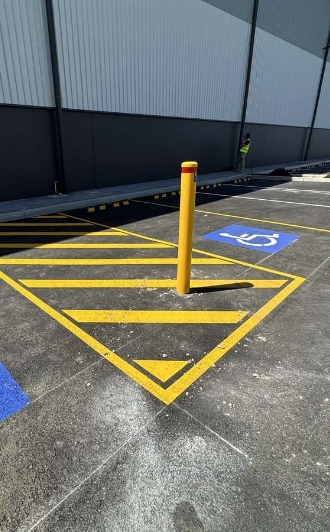 bollards-installation