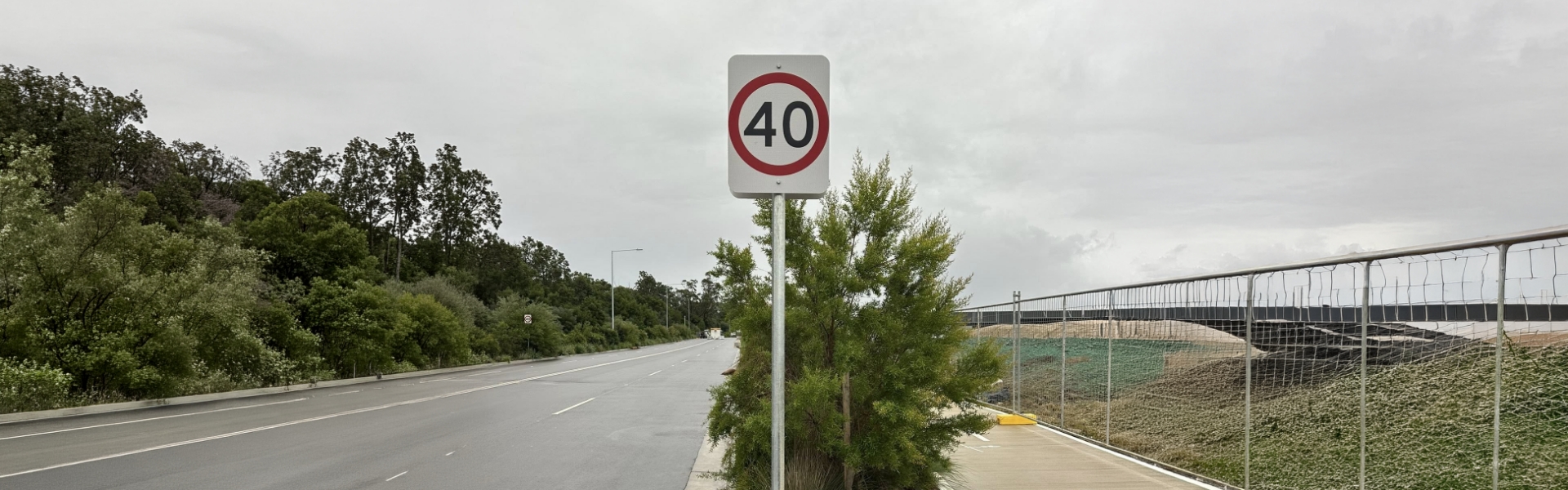 road-traffic-and-car-park-signs-banner